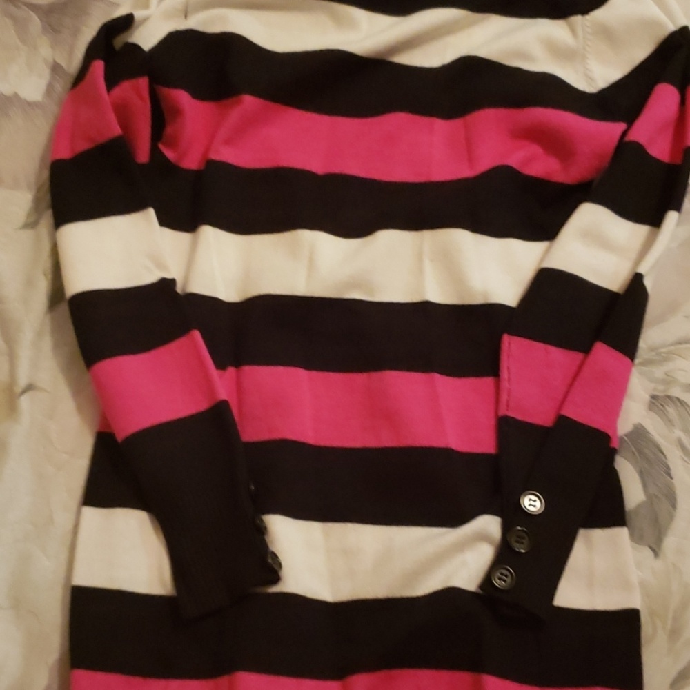 Sweater - Picture 4 of 4